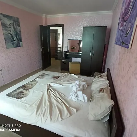Бадемите Апартаменти Под Наем Apartment *
